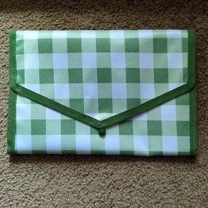 New thirty-one green gingham coupon organizer